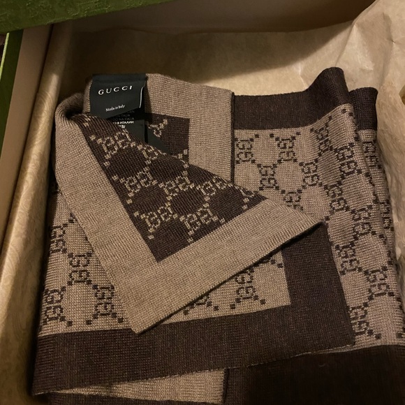 GG Gucci Knit Cashmere Scarf - Picture 14 of 15
